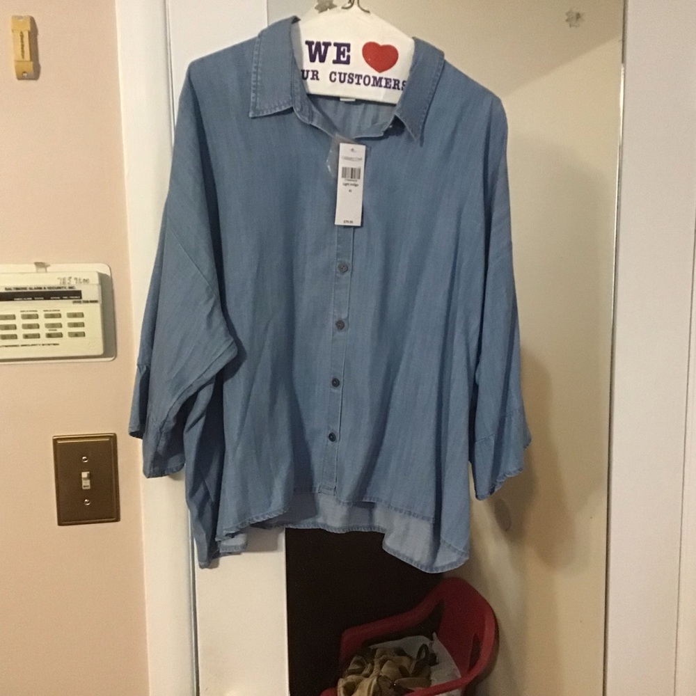 Woman’s Cropped shirt